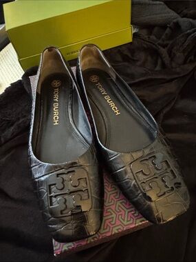 Tory Burch Black Croc-Embossed Logo Ballet Flats
